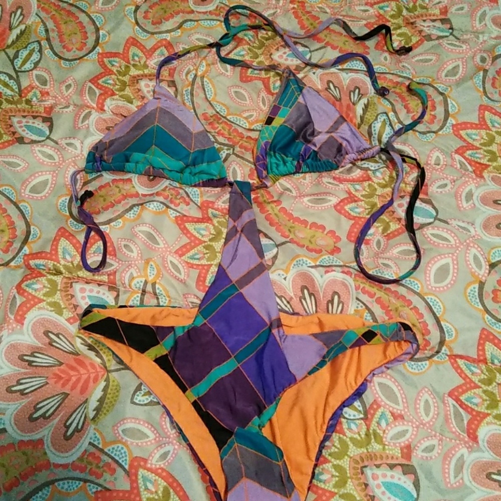 Bathing suit - Picture 2 of 3